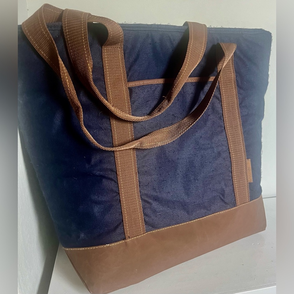 Arctic Zone Faux leather & canvas Insulated oversized mega tote bag Carry All - Picture 2 of 11